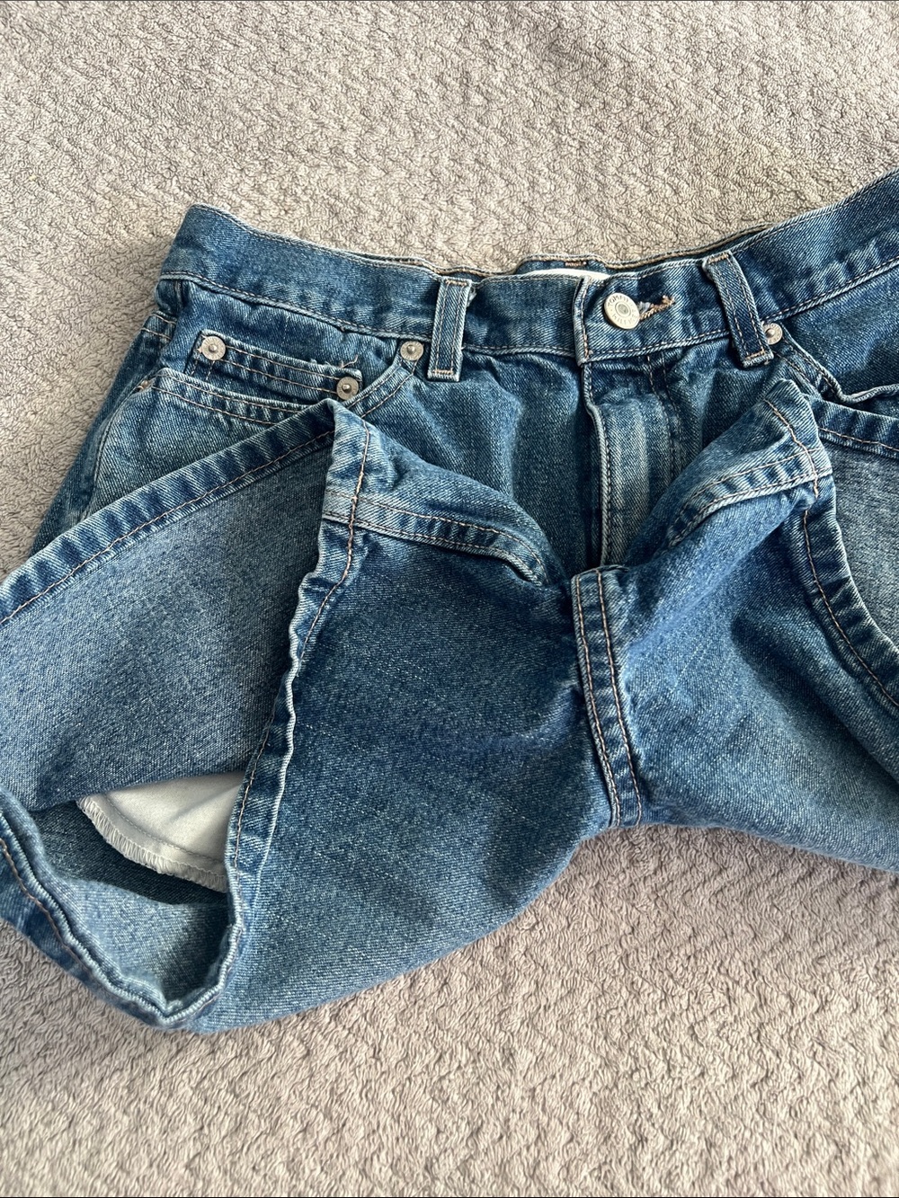 Tommy Hilfiger Medium Wash Denim Dad Jean Shorts Size 26 Mid Rise - Picture 7 of 7